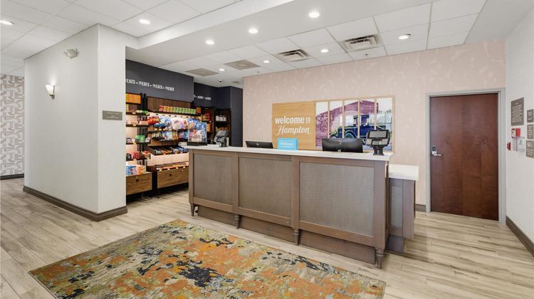 Hampton Inn by Hilton Detroit/Dearborn Lobby