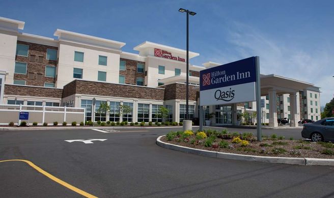 Hilton Garden Inn Springfield Exterior