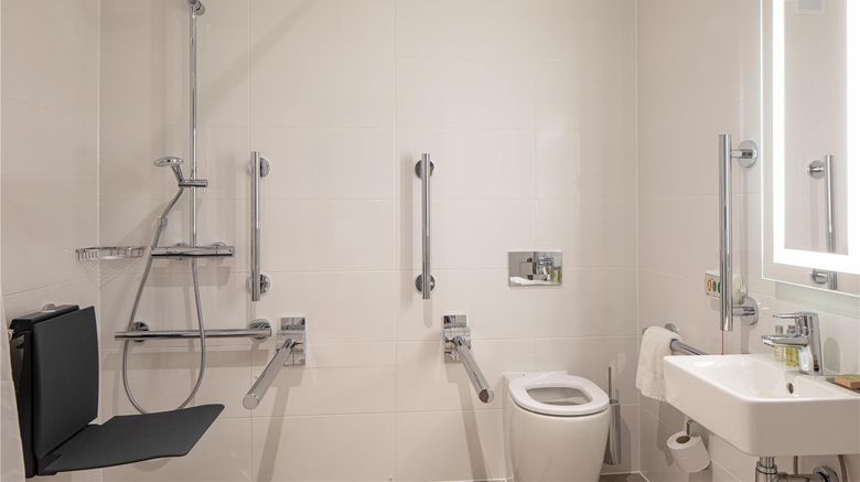 <b>DoubleTree by Hilton Dartford Bridge Room</b>. Images powered by <a href="https://iceportal.shijigroup.com/" title="IcePortal" target="_blank">IcePortal</a>.