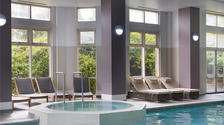 DoubleTree by Hilton Dartford Bridge Pool