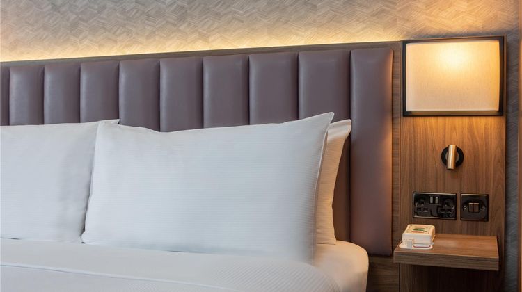 DoubleTree by Hilton Dartford Bridge Room