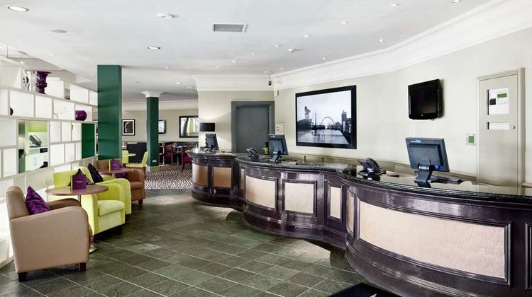 DoubleTree by Hilton Glasgow Strathclyde Lobby