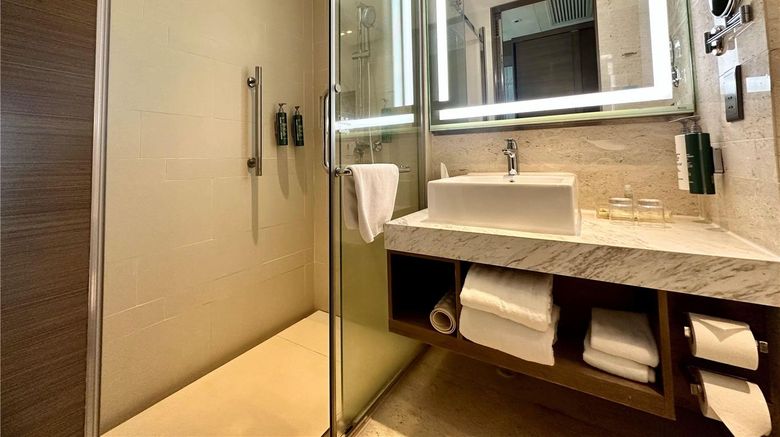 <b>Hilton Garden Inn Hong Kong Mongkok Room</b>. Images powered by <a href="https://iceportal.shijigroup.com/" title="IcePortal" target="_blank">IcePortal</a>.