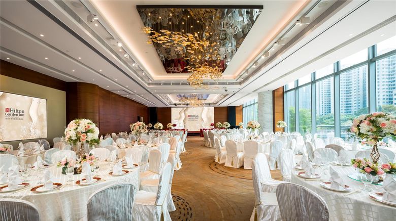 <b>Hilton Garden Inn Hong Kong Mongkok Meeting</b>. Images powered by <a href="https://iceportal.shijigroup.com/" title="IcePortal" target="_blank">IcePortal</a>.