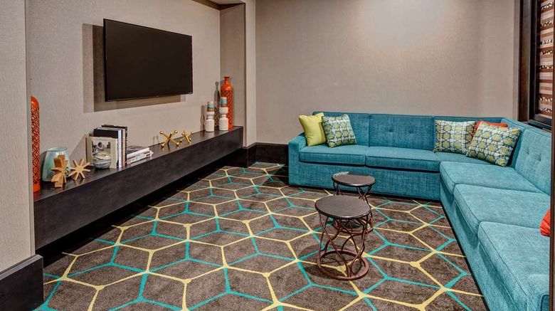 <b>Hampton Inn & Suites Nashville/Henderson Lobby</b>. Images powered by <a href="https://iceportal.shijigroup.com/" title="IcePortal" target="_blank">IcePortal</a>.