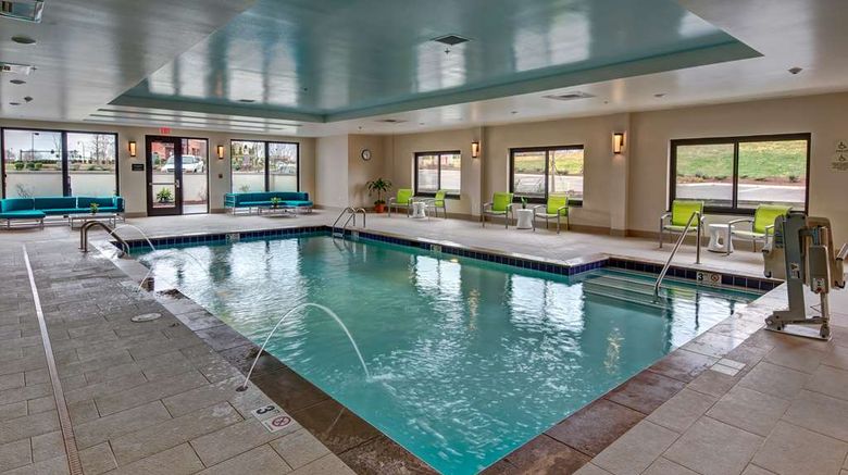 <b>Hampton Inn & Suites Nashville/Henderson Pool</b>. Images powered by <a href="https://iceportal.shijigroup.com/" title="IcePortal" target="_blank">IcePortal</a>.
