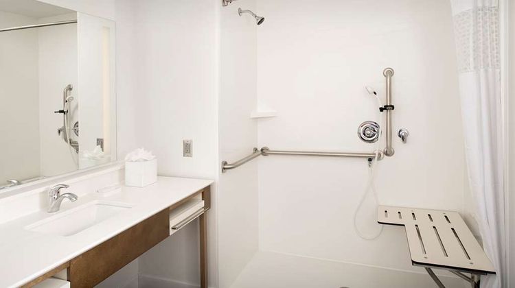 Hampton Inn Wilmington Downtown Room