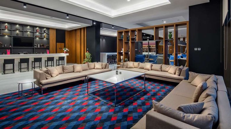 <b>Hampton by Hilton Izmir Aliaga Lobby</b>. Images powered by <a href="https://iceportal.shijigroup.com/" title="IcePortal" target="_blank">IcePortal</a>.