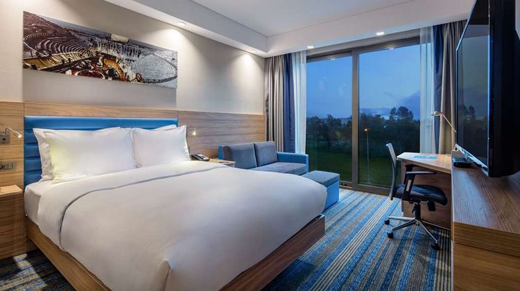 Hampton by Hilton Izmir Aliaga Room