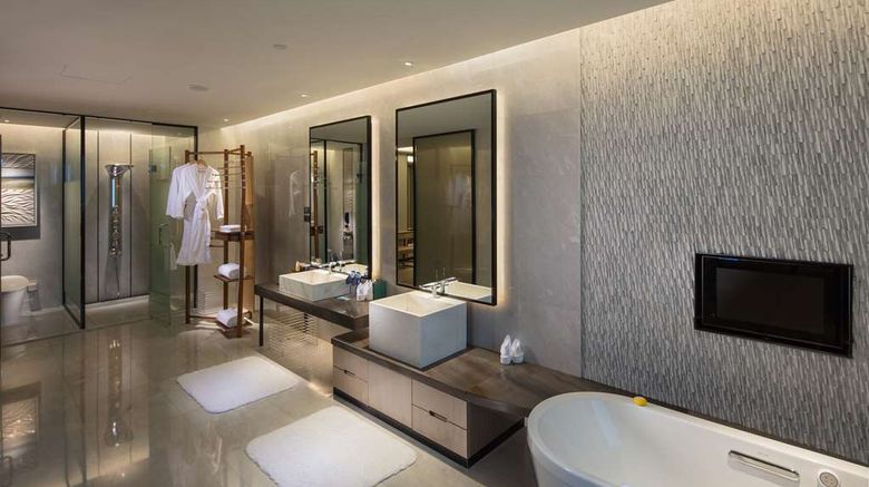 <b>Hilton Quanzhou Riverside Room</b>. Images powered by <a href="https://iceportal.shijigroup.com/" title="IcePortal" target="_blank">IcePortal</a>.