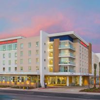 Hampton Inn & Suites LAX El Segundo