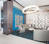 Hampton Inn & Suites LAX El Segundo Lobby