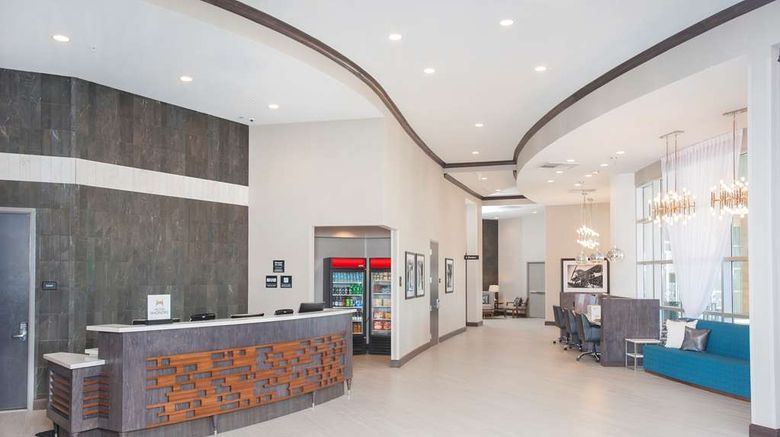 <b>Hampton Inn & Suites LAX El Segundo Lobby</b>. Images powered by <a href="https://iceportal.shijigroup.com/" title="IcePortal" target="_blank">IcePortal</a>.