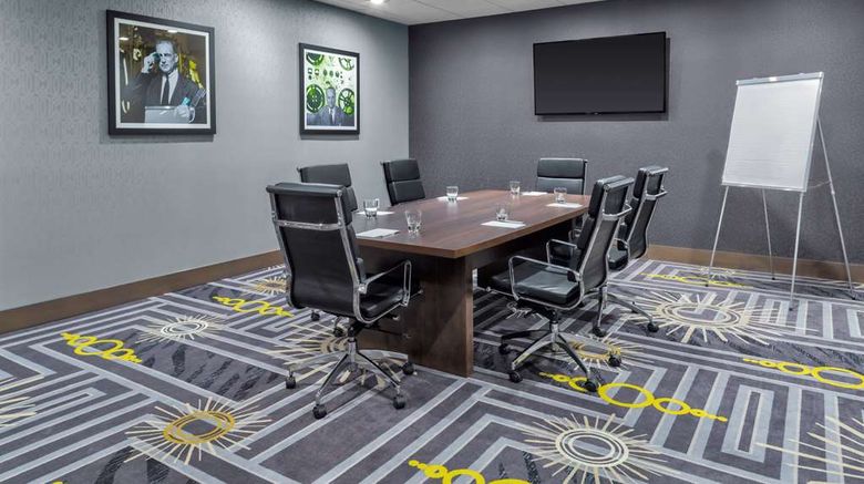 <b>Hampton Inn/Suites Los Angeles/Hollywood Meeting</b>. Images powered by <a href="https://iceportal.shijigroup.com/" title="IcePortal" target="_blank">IcePortal</a>.