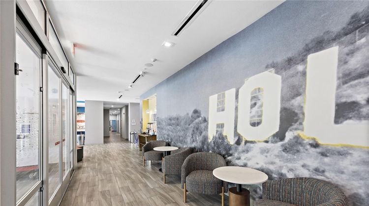 Hampton Inn/Suites Los Angeles/Hollywood Lobby