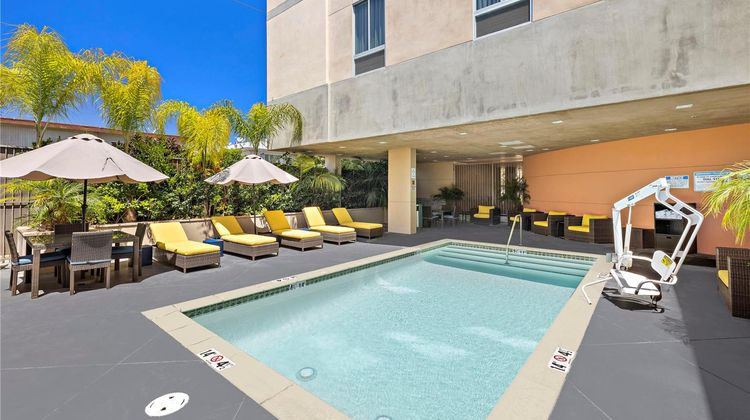 Hampton Inn/Suites Los Angeles/Hollywood Pool