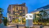 <b>Waldorf Astoria Beverly Hills Exterior</b>. Images powered by <a href="https://iceportal.shijigroup.com/" title="IcePortal" target="_blank">IcePortal</a>.