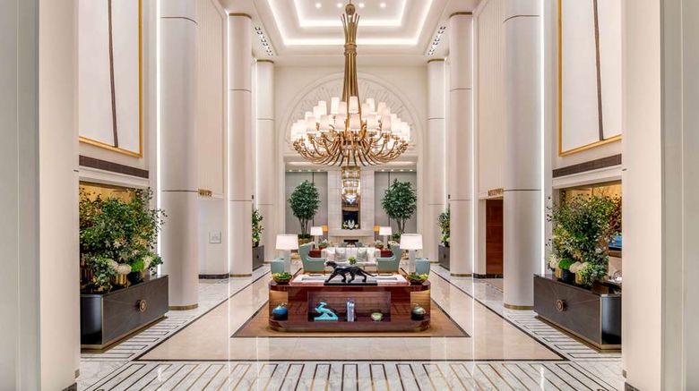 <b>Waldorf Astoria Beverly Hills Lobby</b>. Images powered by <a href="https://iceportal.shijigroup.com/" title="IcePortal" target="_blank">IcePortal</a>.