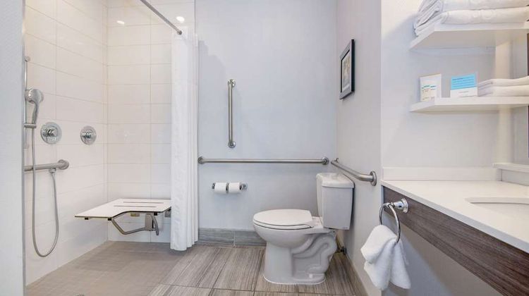 Hampton Inn by Hilton Lumberton Room