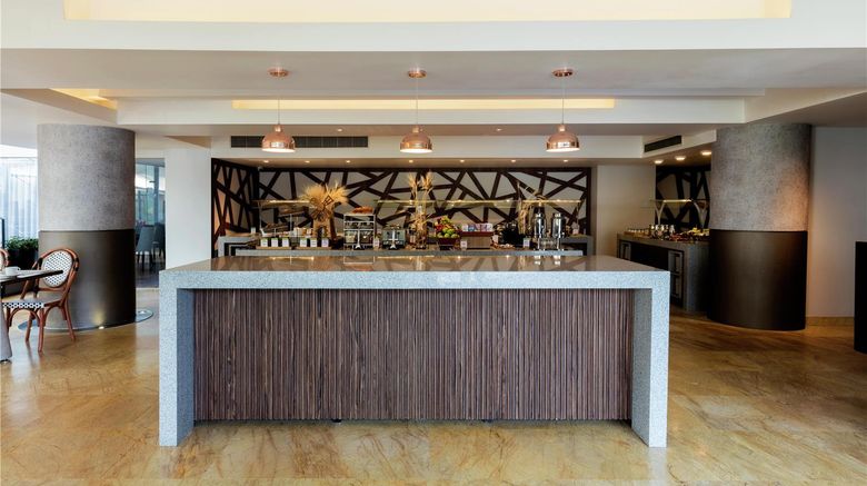 <b>DoubleTree by Hilton Mexico City SantaFe Restaurant</b>. Images powered by <a href="https://iceportal.shijigroup.com/" title="IcePortal" target="_blank">IcePortal</a>.