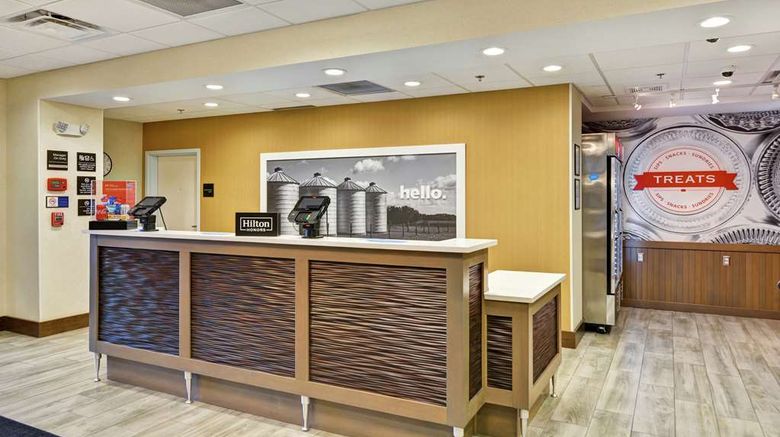 <b>Hampton Inn & Suites Ashland Lobby</b>. Images powered by <a href="https://iceportal.shijigroup.com/" title="IcePortal" target="_blank">IcePortal</a>.
