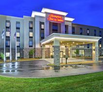 Hampton Inn & Suites Ashland Exterior