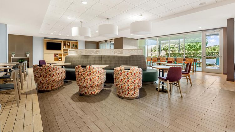 Home2 Suites by Hilton Prattville Lobby