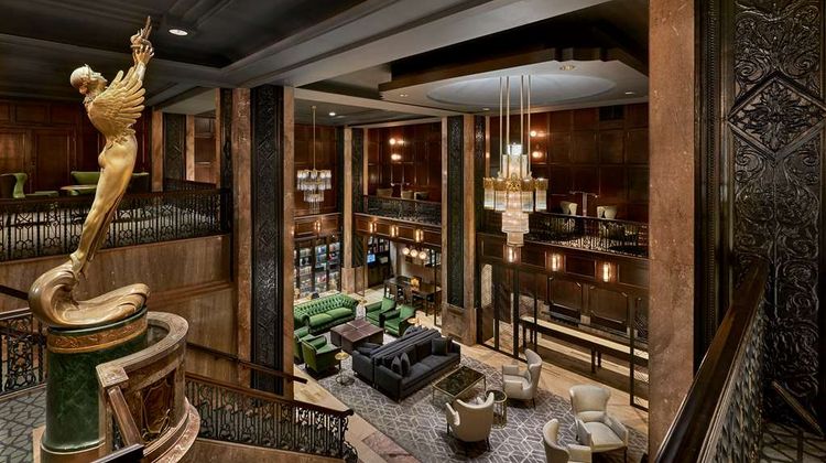 Hotel Phillips-Curio Collection Hilton Lobby