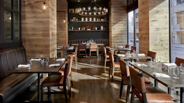 Hotel Phillips-Curio Collection Hilton Restaurant