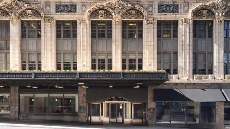 Hotel Phillips-Curio Collection Hilton Exterior