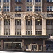 Hotel Phillips-Curio Collection Hilton