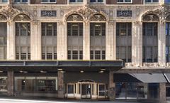 Hotel Phillips-Curio Collection Hilton
