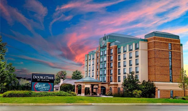 DoubleTree by Hilton Pleasant Prairie Exterior