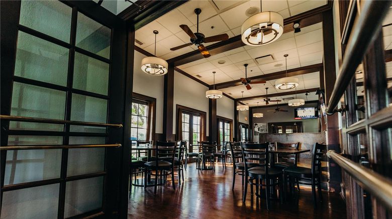 <b>DoubleTree by Hilton Pleasant Prairie Restaurant</b>. Images powered by <a href="https://iceportal.shijigroup.com/" title="IcePortal" target="_blank">IcePortal</a>.