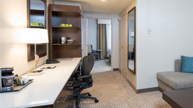 <b>DoubleTree by Hilton Pleasant Prairie Room</b>. Images powered by <a href="https://iceportal.shijigroup.com/" title="IcePortal" target="_blank">IcePortal</a>.