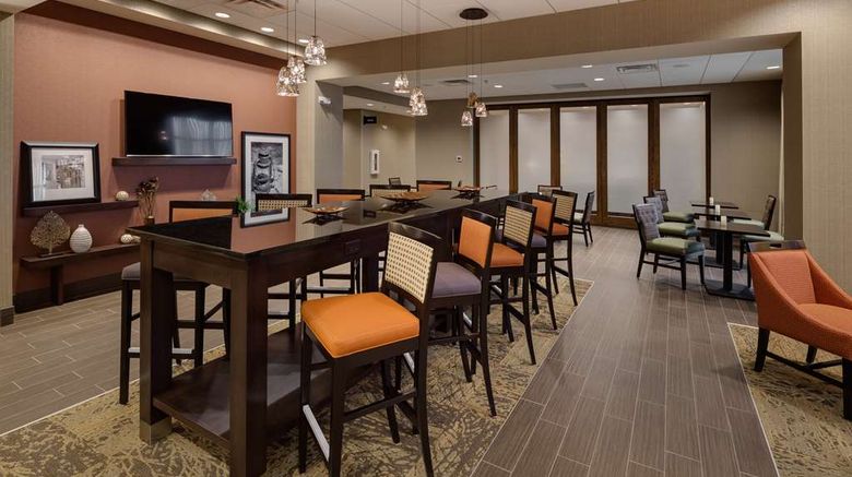 <b>Hampton Inn Morristown, I-81 Restaurant</b>. Images powered by <a href="https://iceportal.shijigroup.com/" title="IcePortal" target="_blank">IcePortal</a>.