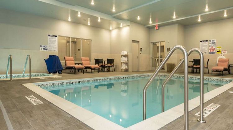 Hampton Inn & Suites University Area Pool