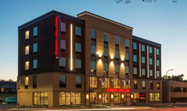 Hampton Inn & Suites University Area Exterior