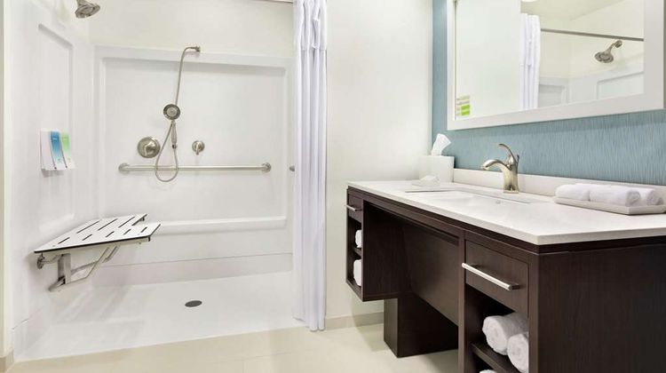 Home2 Suites by Hilton Middletown Room