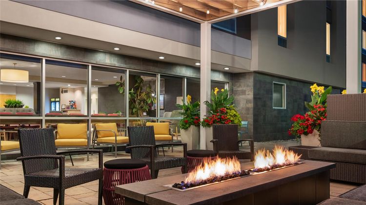 Home2 Suites by Hilton Middletown Exterior