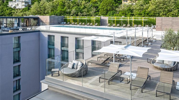 Hilton Lake Como Exterior