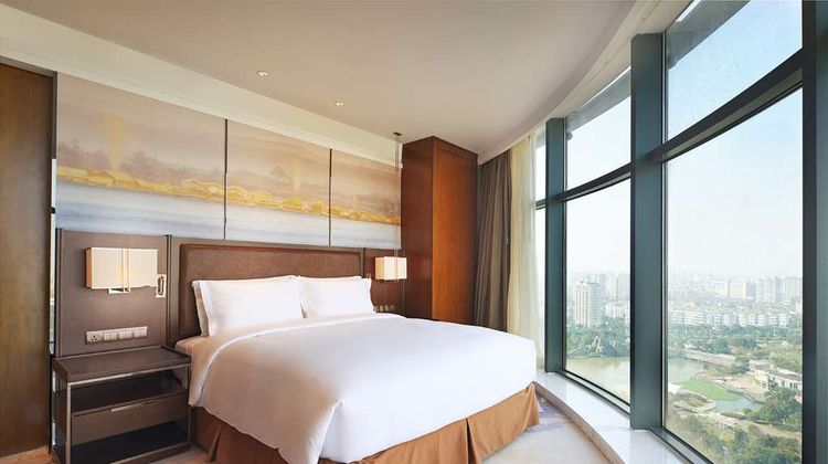 DoubleTree by Hilton Ningbo Beilun Room