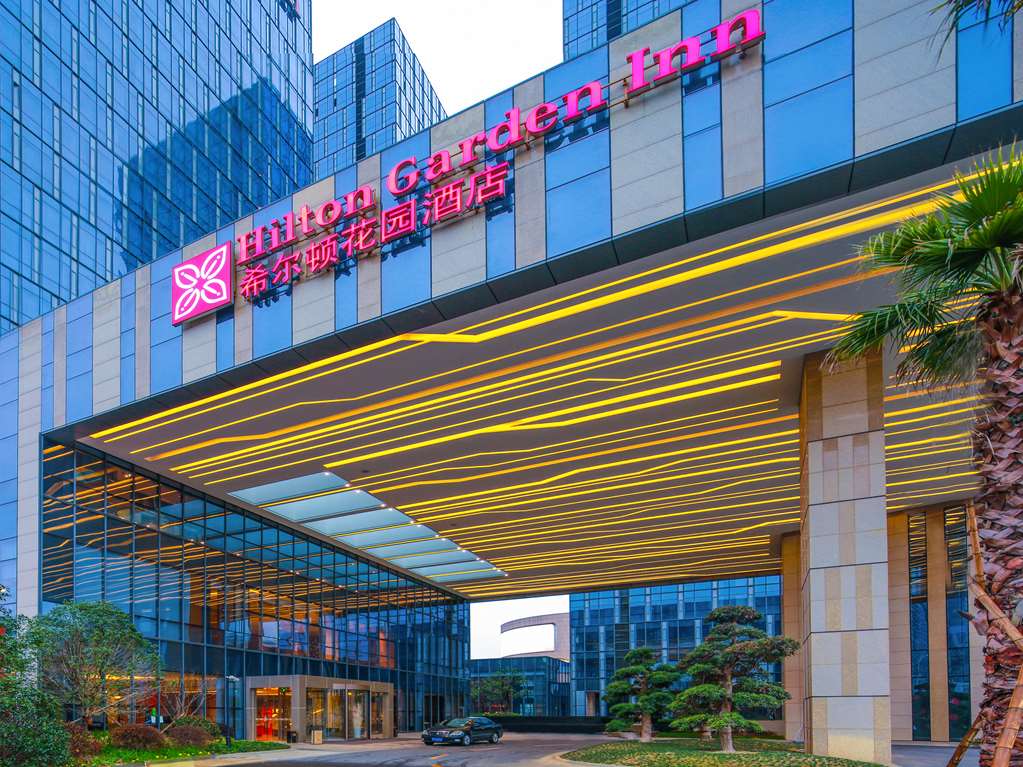 【稀少】Fine Hotels,Resorts & Spas Directory Hotel Barbarahof 4 stars Superior - including Summer Card