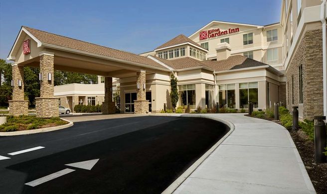 Hilton Garden Inn Roslyn Exterior