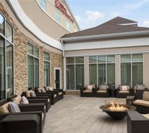 Hilton Garden Inn Roslyn Exterior