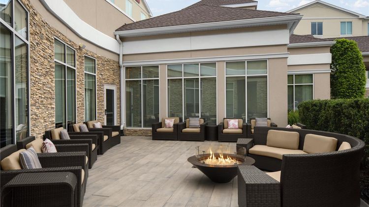 Hilton Garden Inn Roslyn Exterior