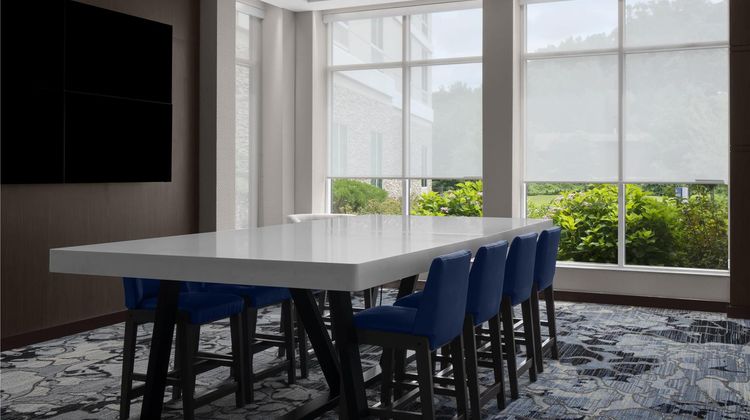 Hilton Garden Inn Roslyn Lobby