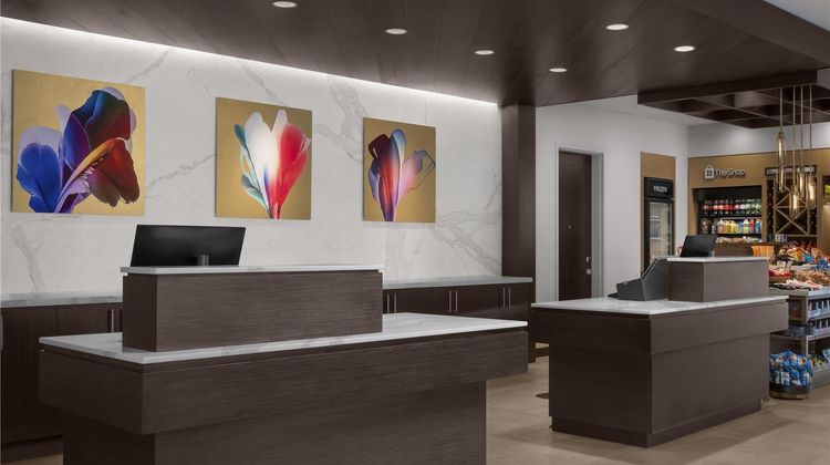 Hilton Garden Inn Roslyn Lobby