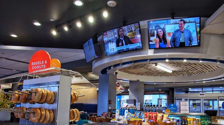 <b>Tru by Hilton Oklahoma City Airport Restaurant</b>. Images powered by <a href="https://iceportal.shijigroup.com/" title="IcePortal" target="_blank">IcePortal</a>.