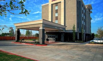 Hampton Inn & Suites Moore
